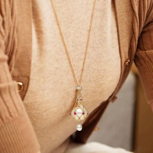 Victoria Necklace  24k Gold Plated™